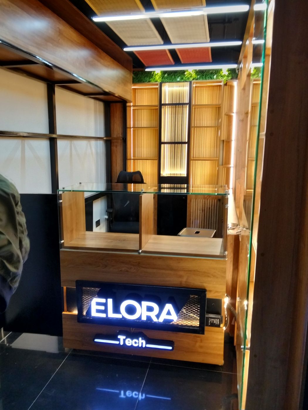 Reception counter